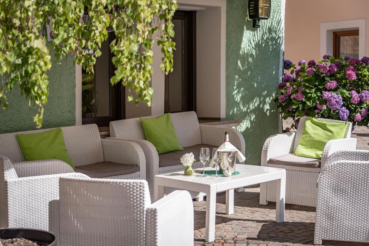 Hotel Weisse Lilie - B&B Rio di Pusteria Exterior photo